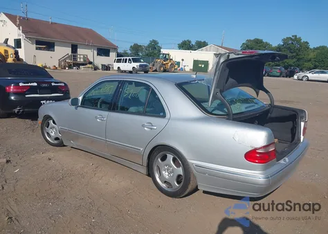 2001 Mercedes-Benz E 320 from USA, damaged, VIN WDBJF65J61B254047